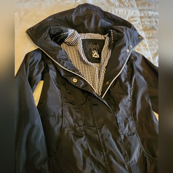 Light coat with hood - Picture 3 of 4